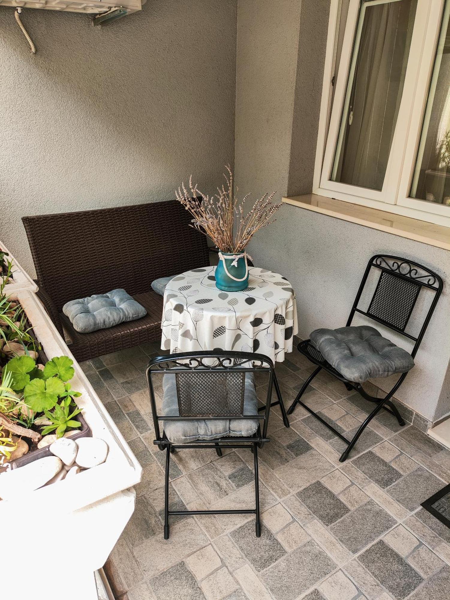 Apartments And Rooms Vuleta, Close To The Beach Makarska Room photo
